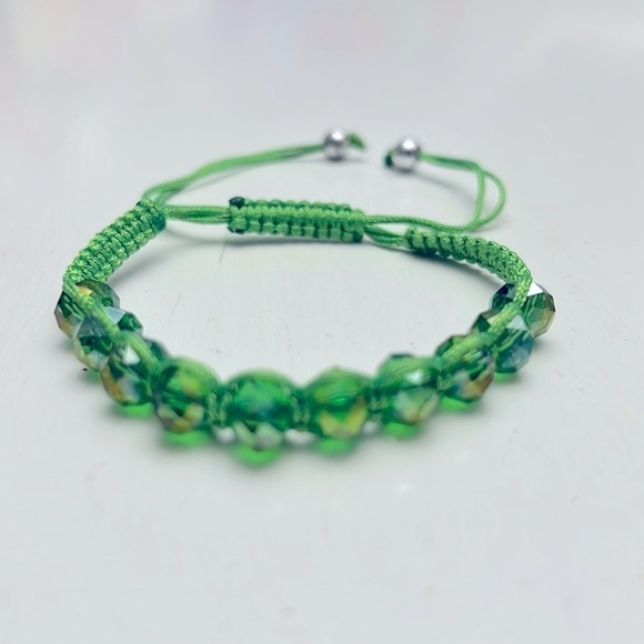 Green Crystal Ball Bead Macrame Bracelet - Picture 4 of 6